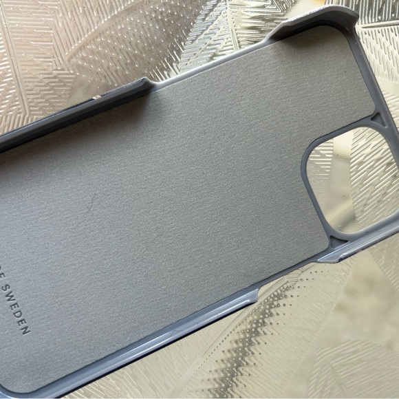 iPhone case. Fits iPhone 13 and 14 with 2 cameras - Picture 4 of 4